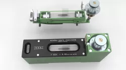 niveau micrométrique EDA 64 (linear micrometric level adjustable)