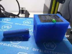 SOLAR RECHARGEABLE SINGLE LED FLASHING LIGHT