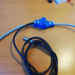 Cable Y-splitter not only for OneWire bus.
