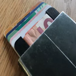 Cash holder