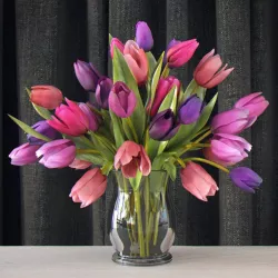 Flowers in vase 3d model
