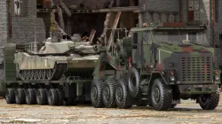 Oshkosh M1070 Tank Transporter M1000 Semi-Trailer with M1 Abrams 3d model