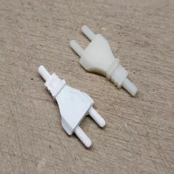 Plug 220 voltage