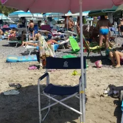 Beach umbrella and chair lazy coupler