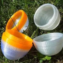 Large Easter Egg - Seamleassly screws the two sides together