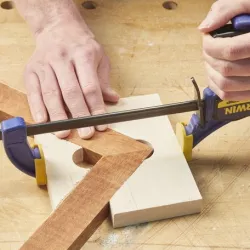 Simple Miter Joint Clamp (for picture frames)