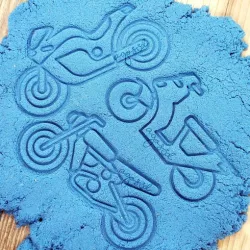 3 MOTORCYCLES - SET OF MOTORBIKE BISCUIT CUTTERS. SHORT FONDANT MASS AND VEHICLE CLAY - 8-10cm