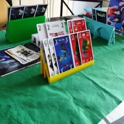 Card game easel
