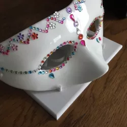 mask holder