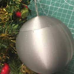Christmas Ball Surprise - 8 cm / 3.15 inch