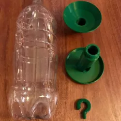 PET-bottle Bird feeder