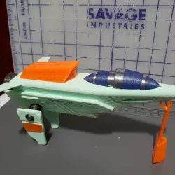 SpaceShip with retracting legs and opening hatch