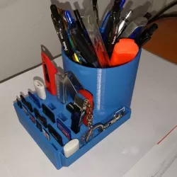Pencil USB key, SD card holder