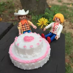 Plastic wedding cake = 3D printed + 3D pen