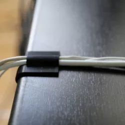 Cable Holder (19mm desk, rounded)