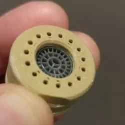 Faucet aerator flow splitter