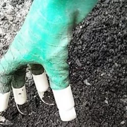 Garden finger claw