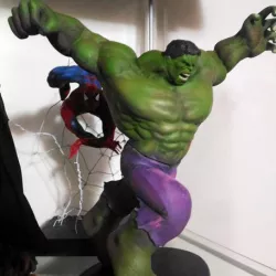 Hulk Statue