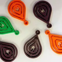 Rotating Keychain - Raindrop shape