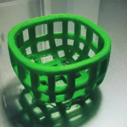 Small round wire basket (square profile)