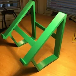 Tall MacBook Pro 16/17/18 Desk Stand