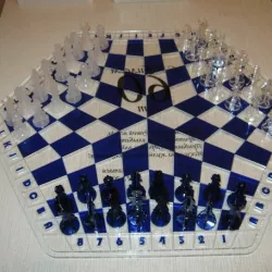 Three-player chess from Acryl