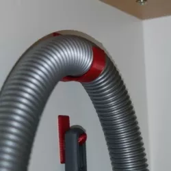 Vacuum cleaner hose (40mm) wall/closet mount