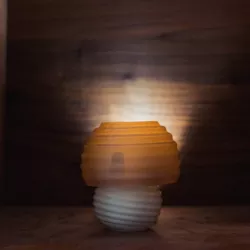 Wavy mushroom lamp