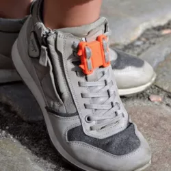 Yet another shoelaces clips