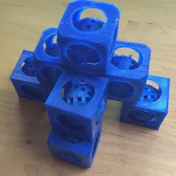 Present: movable ball in a cube made with tinkercad with tutorial