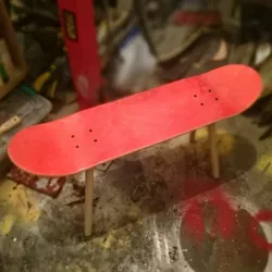 Skateboard table / stool