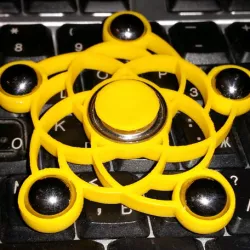 Spiral five balls spinner