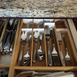Adjustable Silverware Drawer Spacer