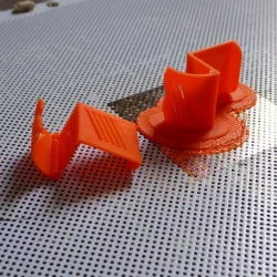 Cable holder for TFT screen