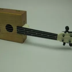 cigar box ukulele