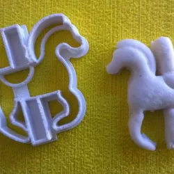 COOKIE CUTTER HORSE CARUCEL COOKIE CUTTER