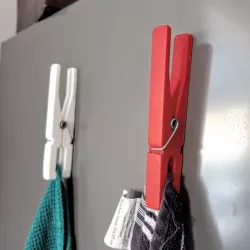 magnetic cloth holder