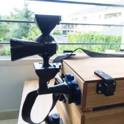 Quick release screw for vanguard