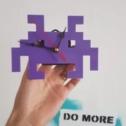 Space Invader retro gaming clock