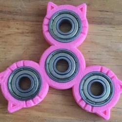 Triple cat spinner