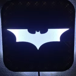 Wall Lamp: Batman - By "Zero 3DDesign"