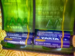 Distributor of batteries AA and AAA