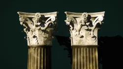 Classical corinthian column and pillar Low-poly  3D model