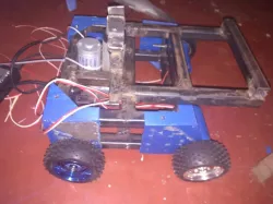 Robot for carrying small containers in warehouse
