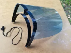 Quick print face shield V2 by Luciano R Sasso