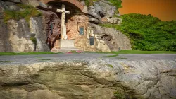 Bamburgh - War Memorial
