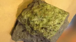 Basalt & olivine, pics & 3-D by Dr. Parv Sethi