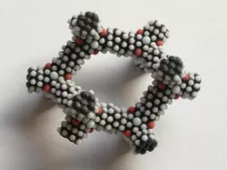 DMSE-Tetrapod ("crystolecule")