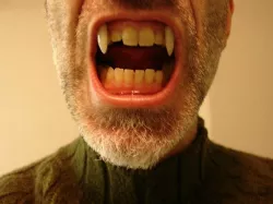 Retractable Vampire fangs