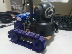 Stepper-driven tank platform for remotely operated vehicle